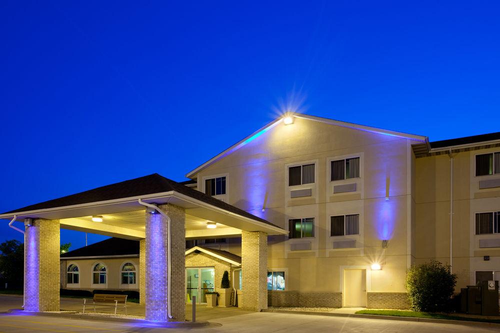 Comfort Inn & Suites Near Route 66 Lincoln Luaran gambar